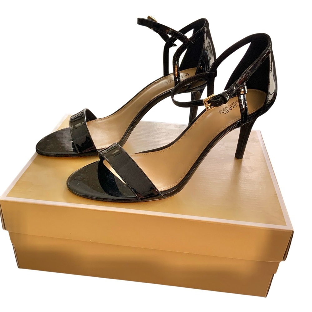 Michael Kors Women’s 8.5 Simone Heels Sandals Shoes Black Patent Leather NEW